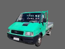 Carica l'immagine nel visualizzatore di Gallery, 130026 OE ATH PASTIGLIE ANTERIORI CON SENSORI USURA IVECO NEW DAILY 30.8 30.10 35.8 35.10 40.8 40.10 45 8 45 10 dal 1982 al 1995
