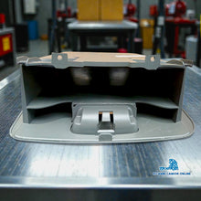 Carica l'immagine nel visualizzatore di Gallery, SPORTELLO VANO PORTA OGGETTI CENTRALE SOTTO CRUSCOTTO IVECO DAILY DAL 2006 A 2012