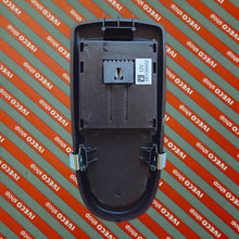 Carica l'immagine nel visualizzatore di Gallery, INTERRUTTORE LATO DX PASSEGGERO

DISPONIBILE ORIGINALE IVECO 5801304492

TUTTI I DAILY DAL 2006 AL 2012

Opzioni di spedizione in 24 e 48 H