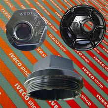 Carica l'immagine nel visualizzatore di Gallery, 7184092 IVECO FRONT HUB COVER CAP black color