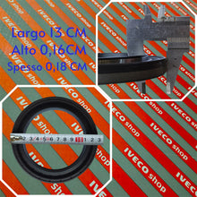 Carica l'immagine nel visualizzatore di Gallery, misure del paraolio anteriore mozzo ruota originale IVECO con codice ricambio 7185250 per camion, foto reale ricambio iveco