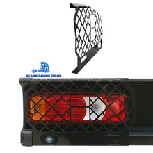 Carica l&#39;immagine nel visualizzatore di Gallery, KIT 2 GRIGLIE FANALI POSTERIORI PROTEZIONE PARASASSI OMOLOGATE IVECO DAILY DAL 2022