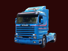 Carica l&#39;immagine nel visualizzatore di Gallery, PARASPRUZZO LUNGO TRAVERSA POSTERIORE LOGO SCANIA NERO O BIANCO