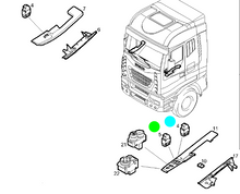 Carica l'immagine nel visualizzatore di Gallery, 504266733 504266734 INTERUTTORE ALZAVETRI ELETTRICI IVECO STRALIS TRAKKER EUROCARGO S-WAY T-WAY X-WAY
