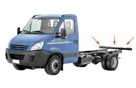 332454 BARRA TRAVERSA PARAINCASTRO PORTA FANALI POSTERIORI IVECO DAILY DAL 2000 VERNICIATO NERA 35C 50C 65C