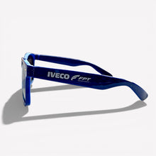 Carica l'immagine nel visualizzatore di Gallery, OCCHIALI DA SOLE GLAMOUR UV 400 COLORE BLU ORIGINALI IVECO