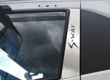 Carica l'immagine nel visualizzatore di Gallery, KIT TUNING 2 PIANTONI SU PORTE CABINA IN ACCIAO INOX LUCIDO IVECO S-WAY