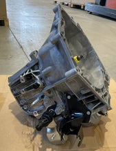 Carica l&#39;immagine nel visualizzatore di Gallery, 9810927780 CAMBIO NUOVO COMPLETO OEM PEUGEOT BOXER CITROEN JUMPER 2.0 HDI 6 MARCE 20GP19