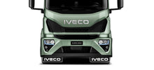 Carica l'immagine nel visualizzatore di Gallery, KIT 2 PARASPRUZZI ANTERIORI NEW LOGO IVECO STRALIS TRAKKER EUROCARGO EUROSTAR 520 S-WAY X-WAY T-WAY 62X17 CM