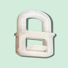 Carica l'immagine nel visualizzatore di Gallery, Acquista il kit da 9 gancetti e mollette bianche originali Iveco per il fissaggio delle tende cabina parasole.&nbsp;

Compatibilità totale: Progettato specificamente per la cabina dei veicoli industriali Iveco tra cui Eurocargo, Stralis, Tector, Eurostar, Eurotech, Eurotrakker e i modelli più recenti come S-Way, T-Way e X-Way. Adatto anche per Astra HD