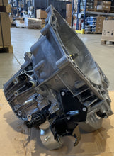 Carica l&#39;immagine nel visualizzatore di Gallery, 9810927780 CAMBIO NUOVO COMPLETO OEM PEUGEOT BOXER CITROEN JUMPER 2.0 HDI 6 MARCE 20GP19