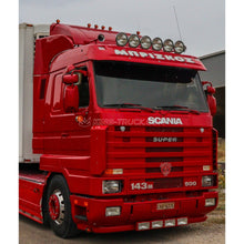 Carica l&#39;immagine nel visualizzatore di Gallery, PARASPRUZZO LUNGO TRAVERSA POSTERIORE LOGO SCANIA NERO O BIANCO